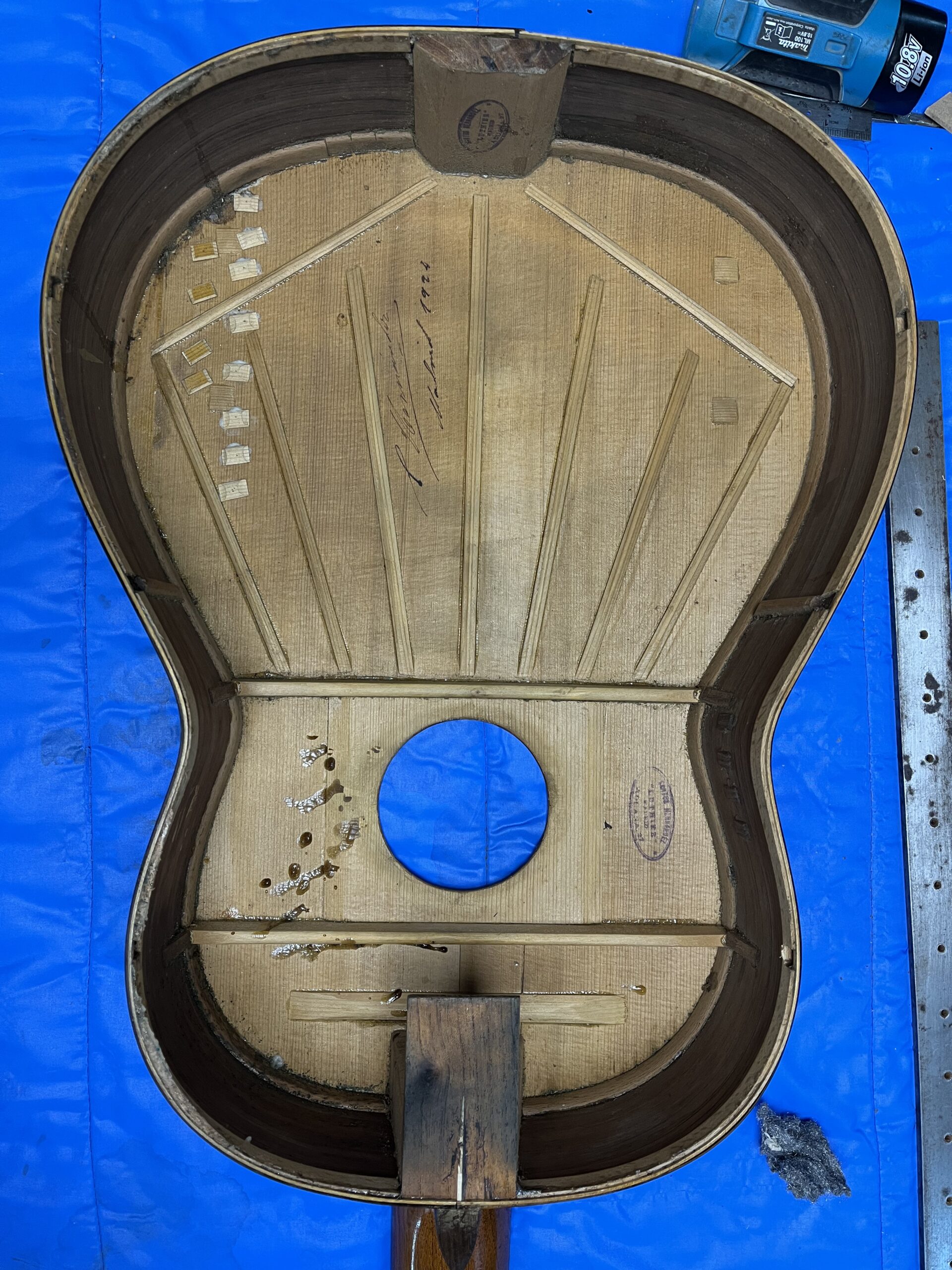 Structural restoration process of the 1924 Santos Hernández flamenco guitar