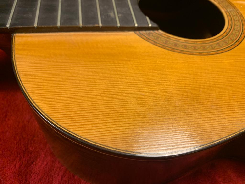 Detail of the detached original braces inside the flamenco guitar