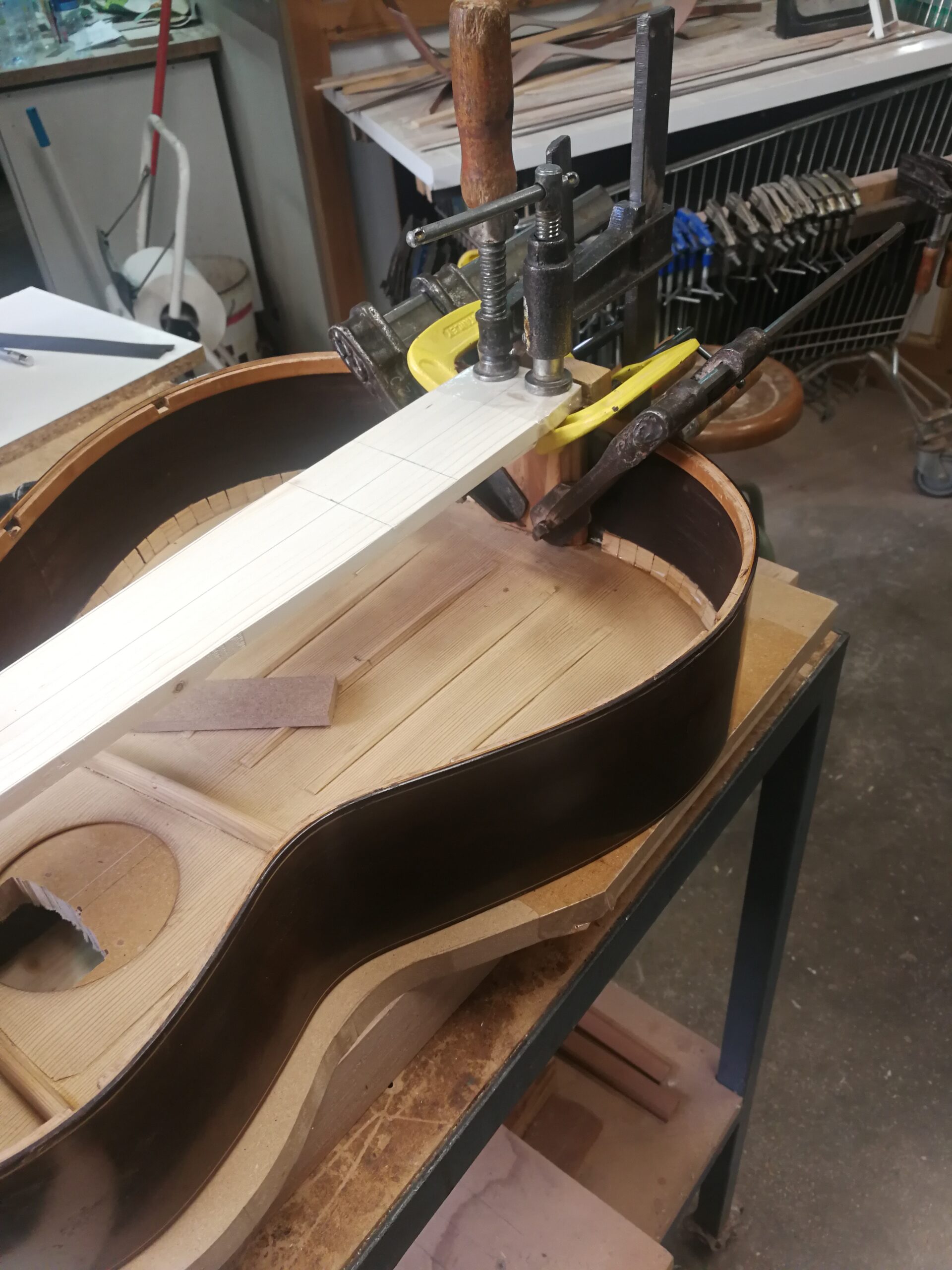 Fitting the Brazilian rosewood back to the sides of the Marcelo Barbero guitar