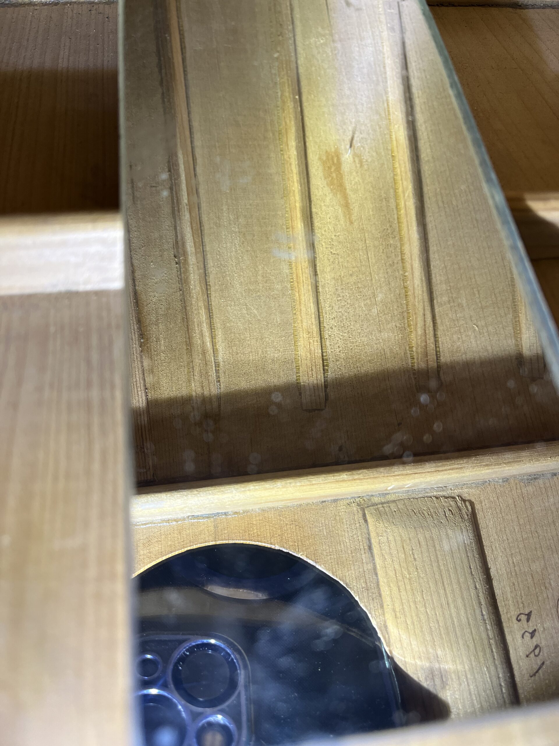 Reparación de una fisura en la tapa de abeto de la guitarra española