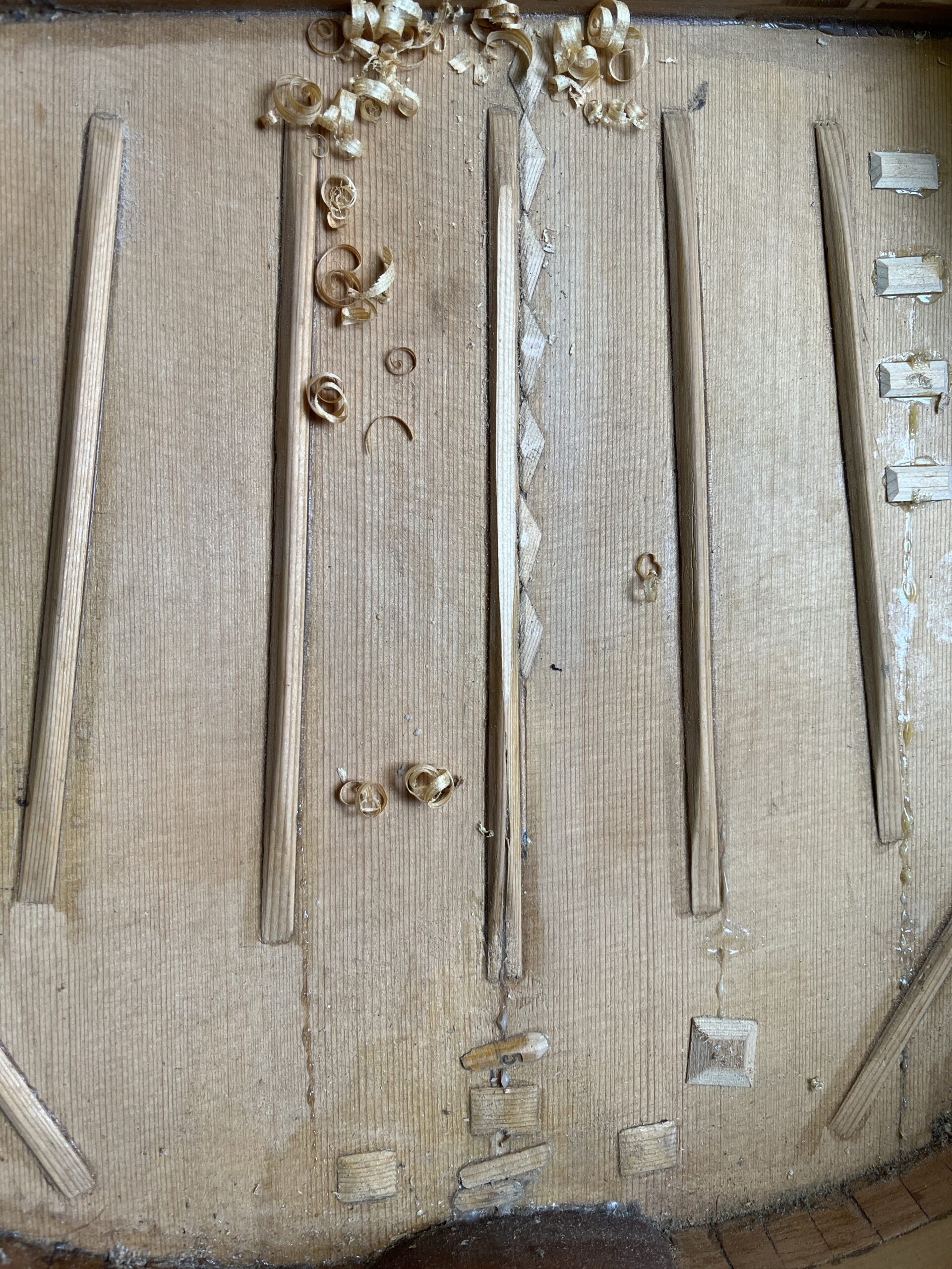 Restoration of the original soundboard of the 1949 Marcelo Barbero guitar
